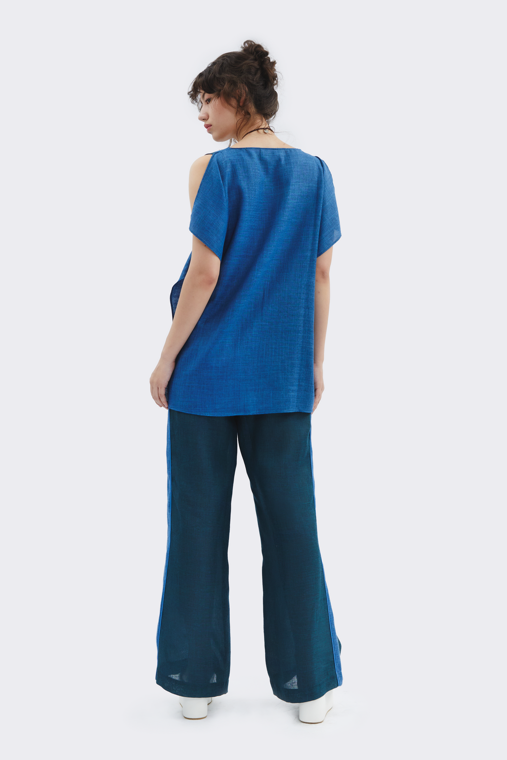 Breezy Elegance Sleeveless Linen Top